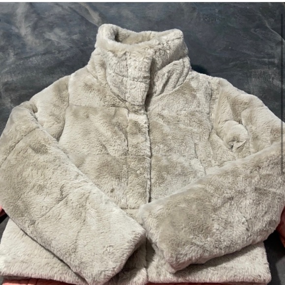 A&F Faux Fur Mini Puffer - Sz Small - Picture 2 of 3